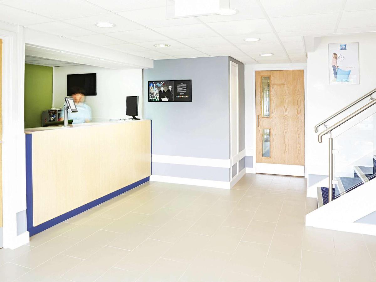 Hotel Motel, J20 M6 Lymm Services